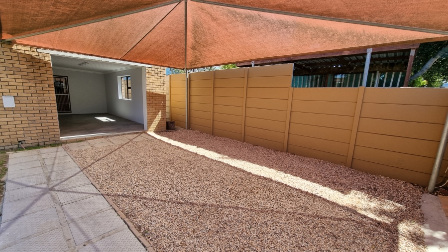 6 Bedroom Property for Sale in Lochnerhof Western Cape